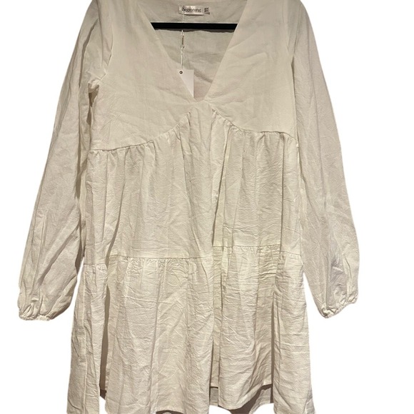 Beginning Boutique Dresses & Skirts - Beginnings Boutique White Mini Dress Long‎ Sleeve V Neck Babydoll